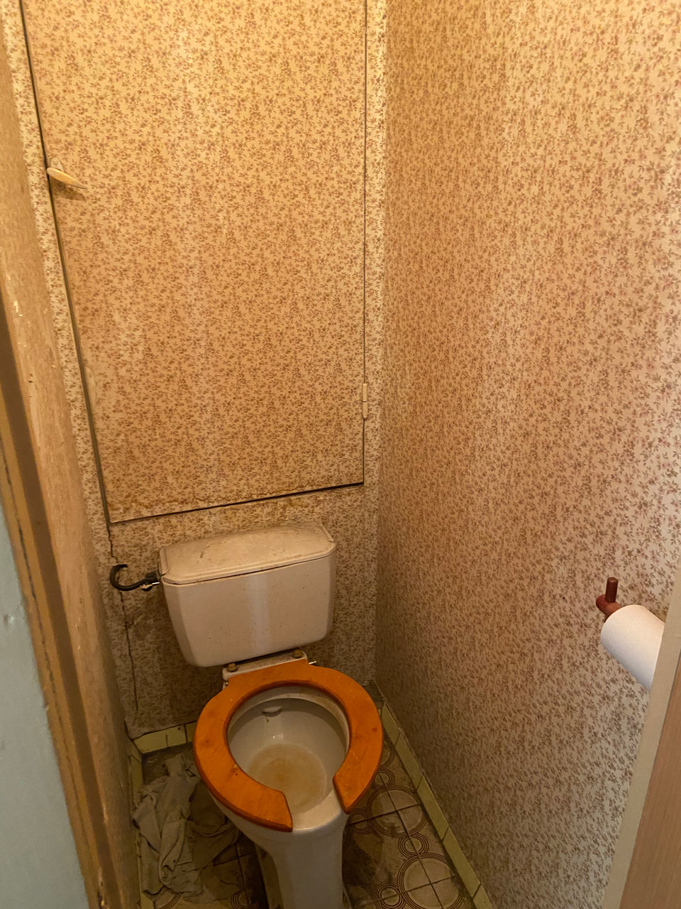 Узкий туалет до работ